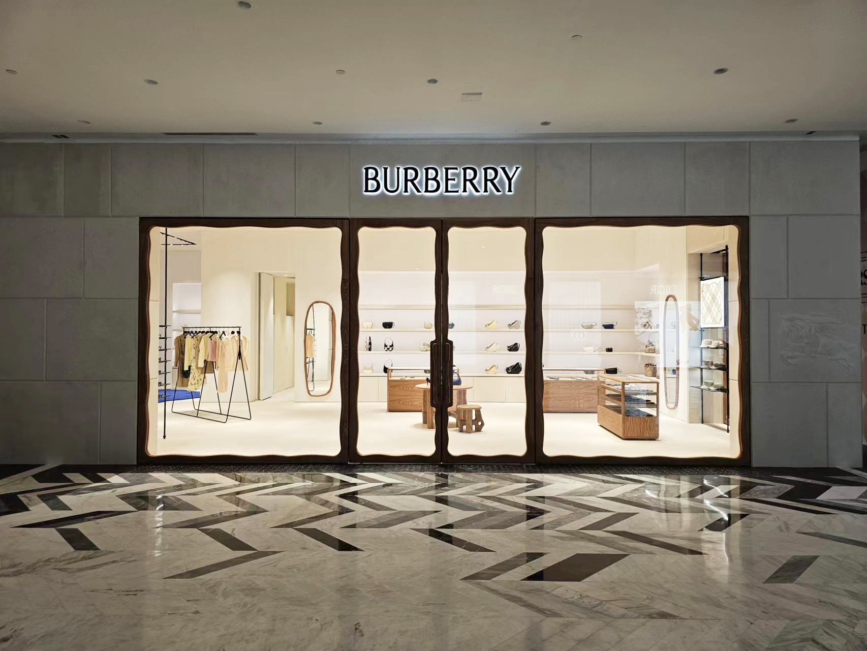 Ted Concept International | BURBERRY @ CENTRAL FLORESTA PHUKET, THAILAND